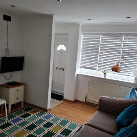 Molesey Near Hampton Court, Viking Short Stays West Molesey 외부 사진