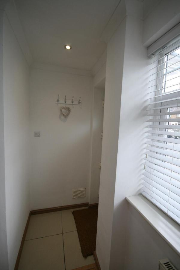 Molesey Near Hampton Court, Viking Short Stays West Molesey 외부 사진